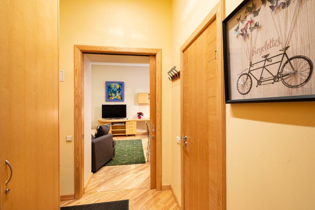 Kalnina Quiet Apartment In City Center Рига Экстерьер фото